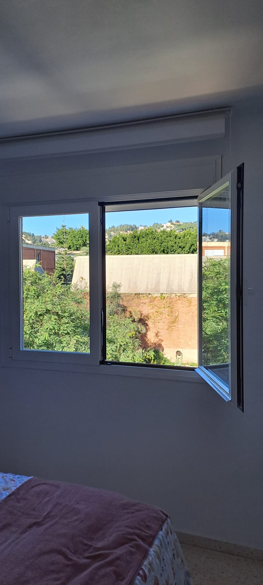 Ventana abatible, oscilobatiente, climalit y persiana